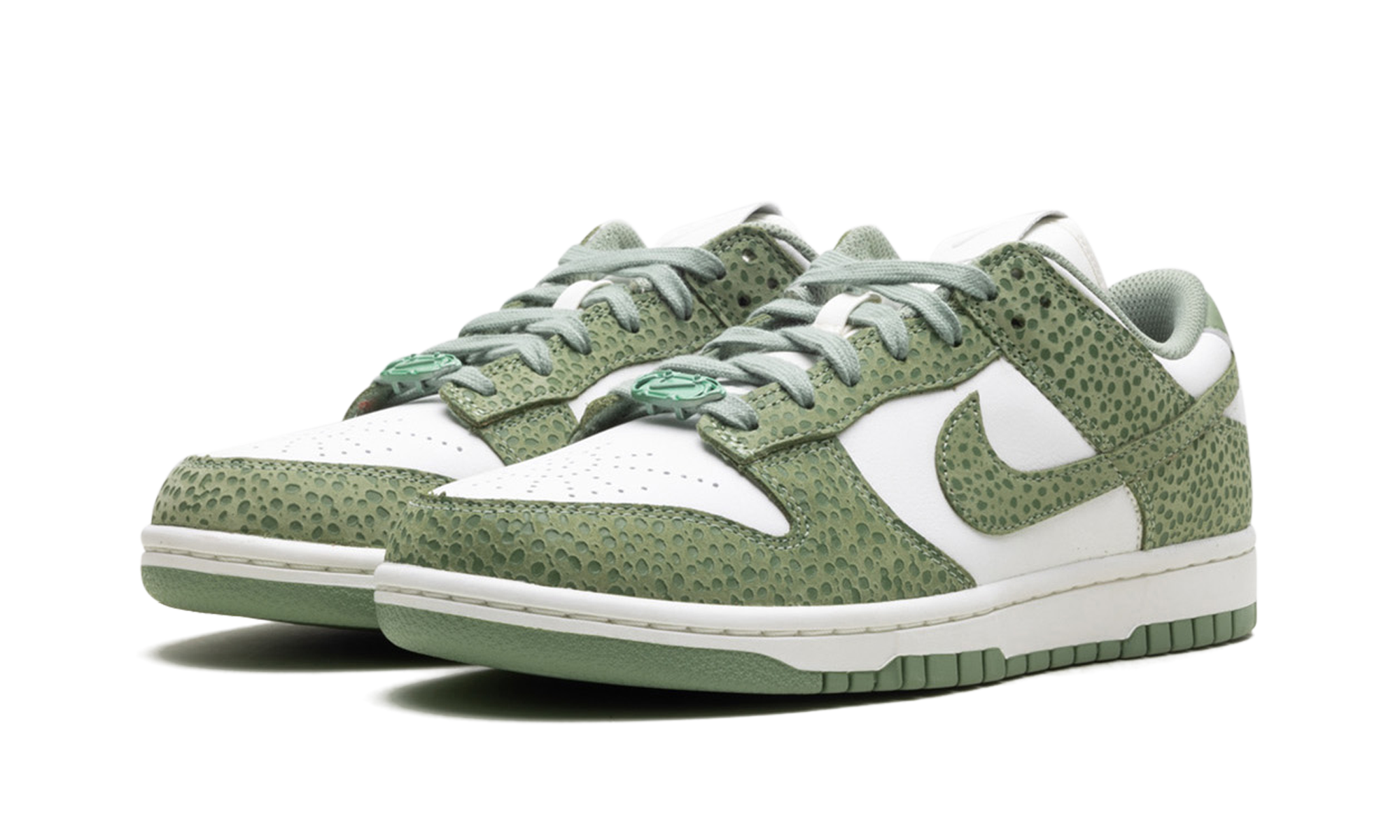 nike dunk low safari oil green women s+FV6516-300+diagnol left view