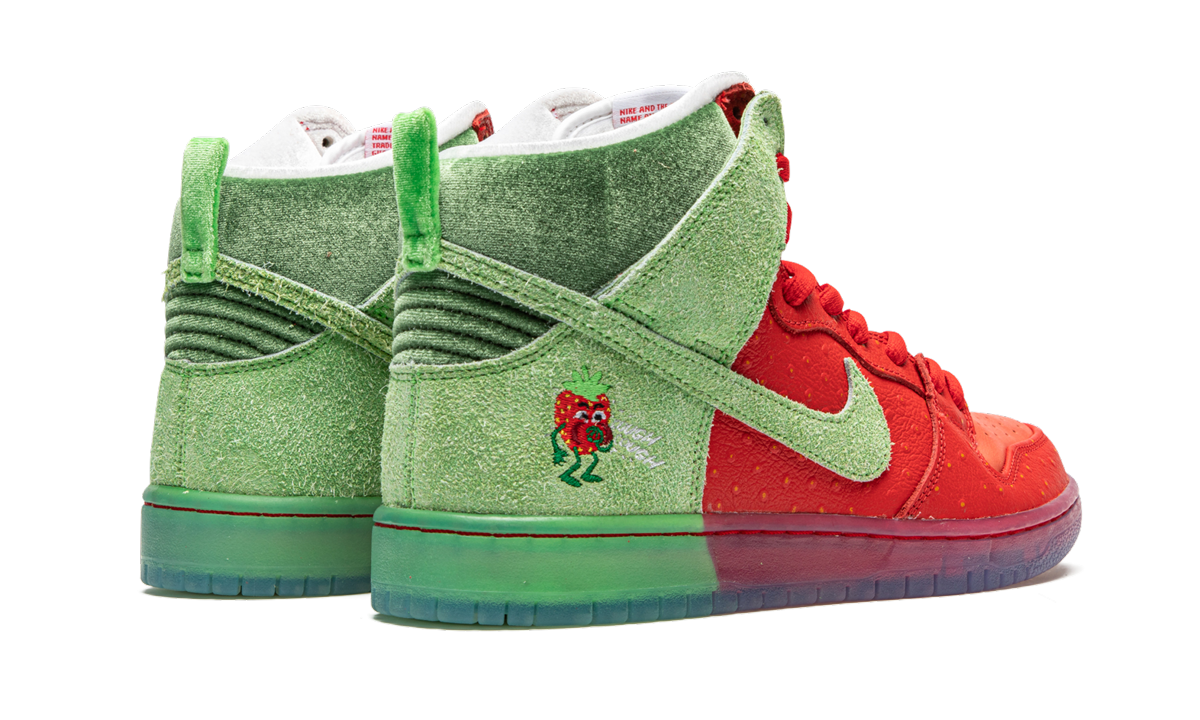 nike sb dunk high strawberry cough+CW7093-600+diagnol right behind view