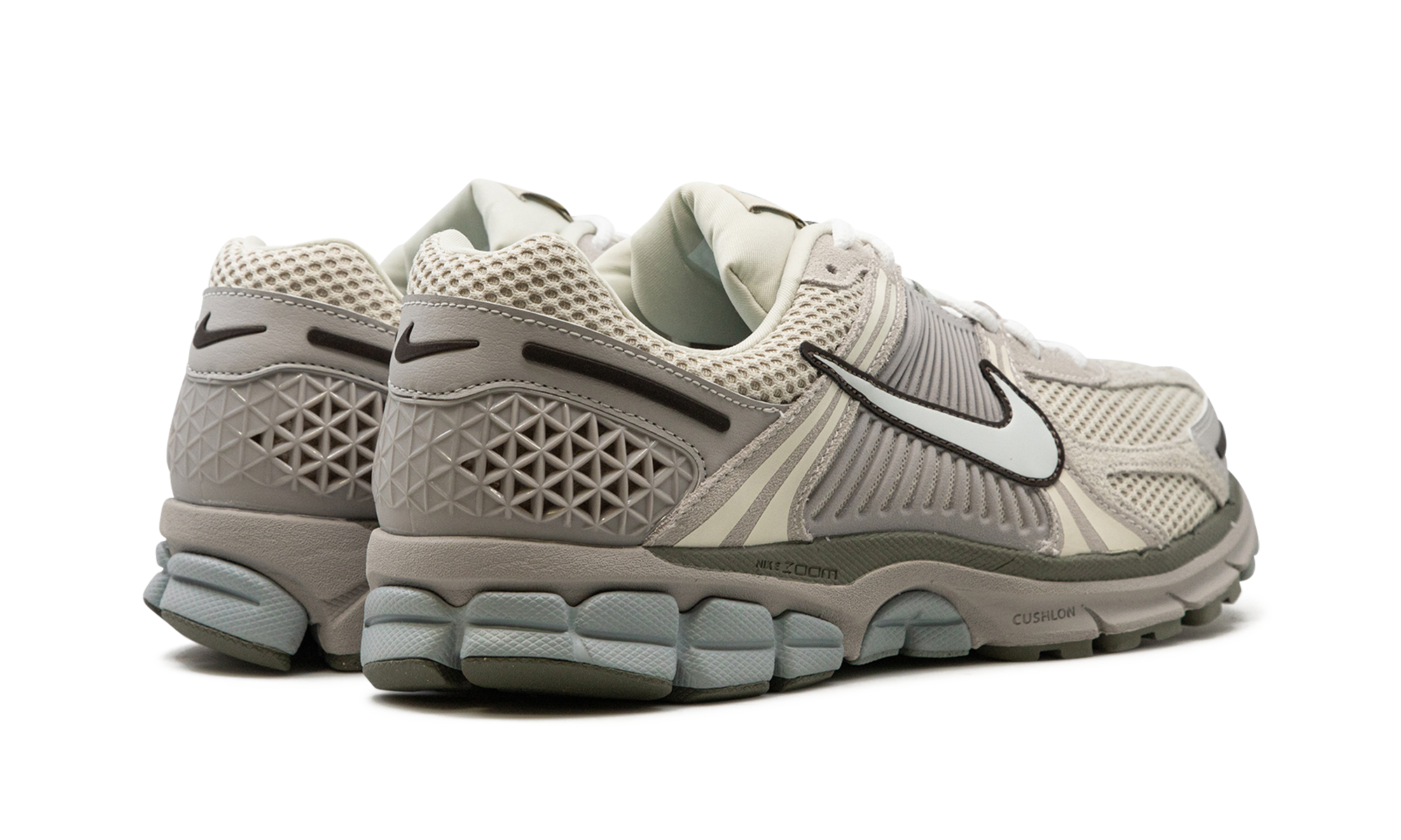 nike zoom vomero 5 se light orewood brown+FZ3653-104+diagnol right behind view