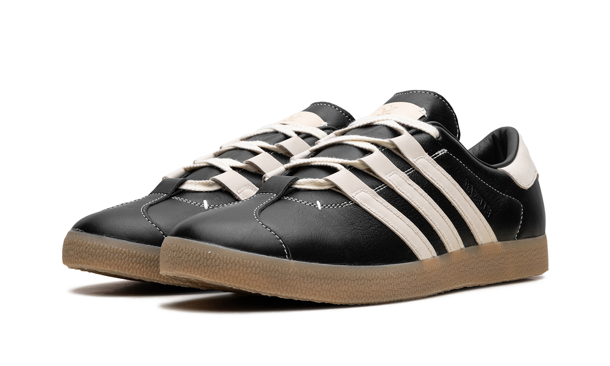 adidas gazelle foot industry black cream+ID3517+diagnol left view