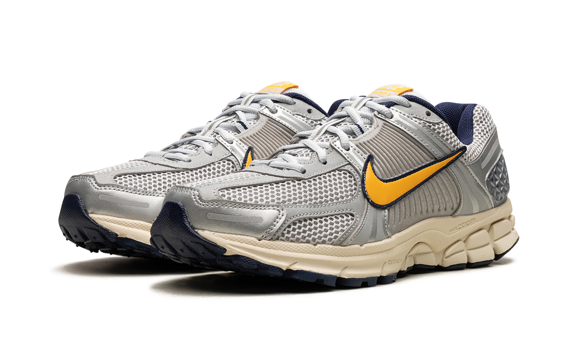 nike zoom vomero 5 pure platinum laser orange+FJ4151-001+diagnol left view