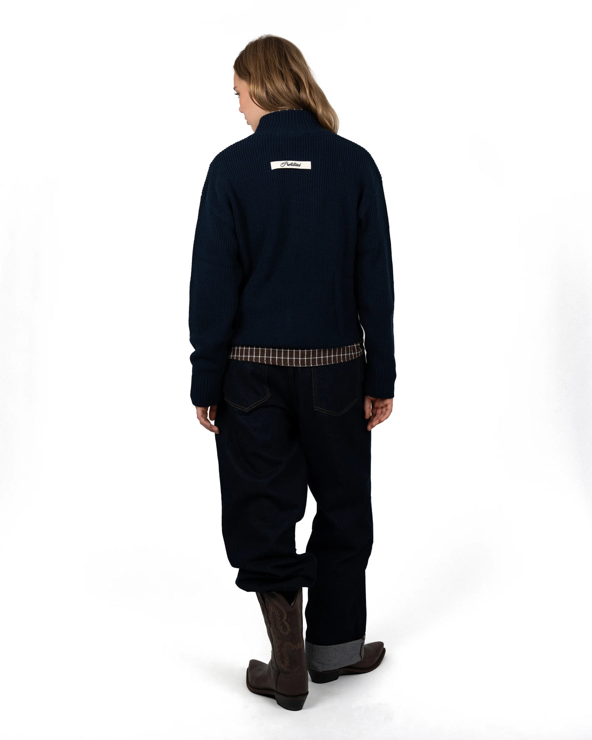 Prohibited Campus Knit Jacket Navy – gedragen door model