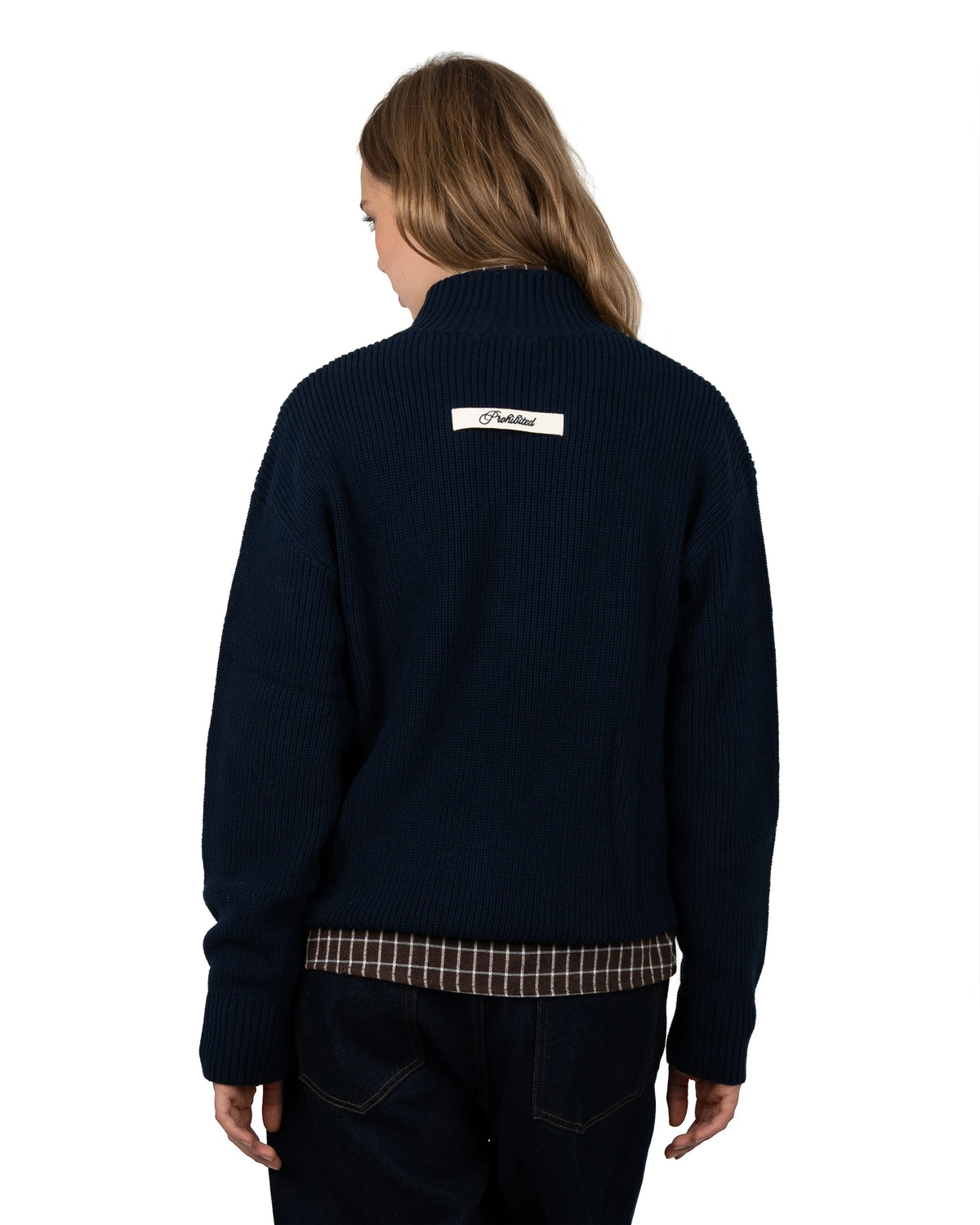 Prohibited Campus Knit Jacket Navy – gedragen door model
