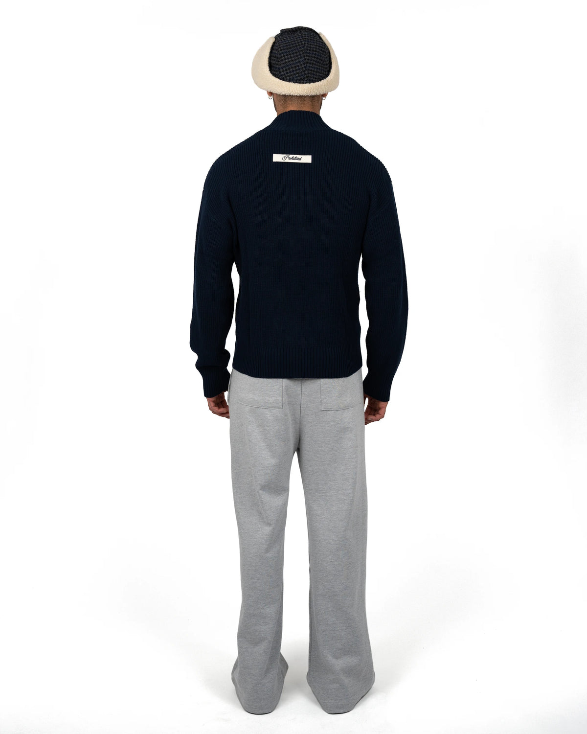 Prohibited Campus Knit Jacket Navy – gedragen door model