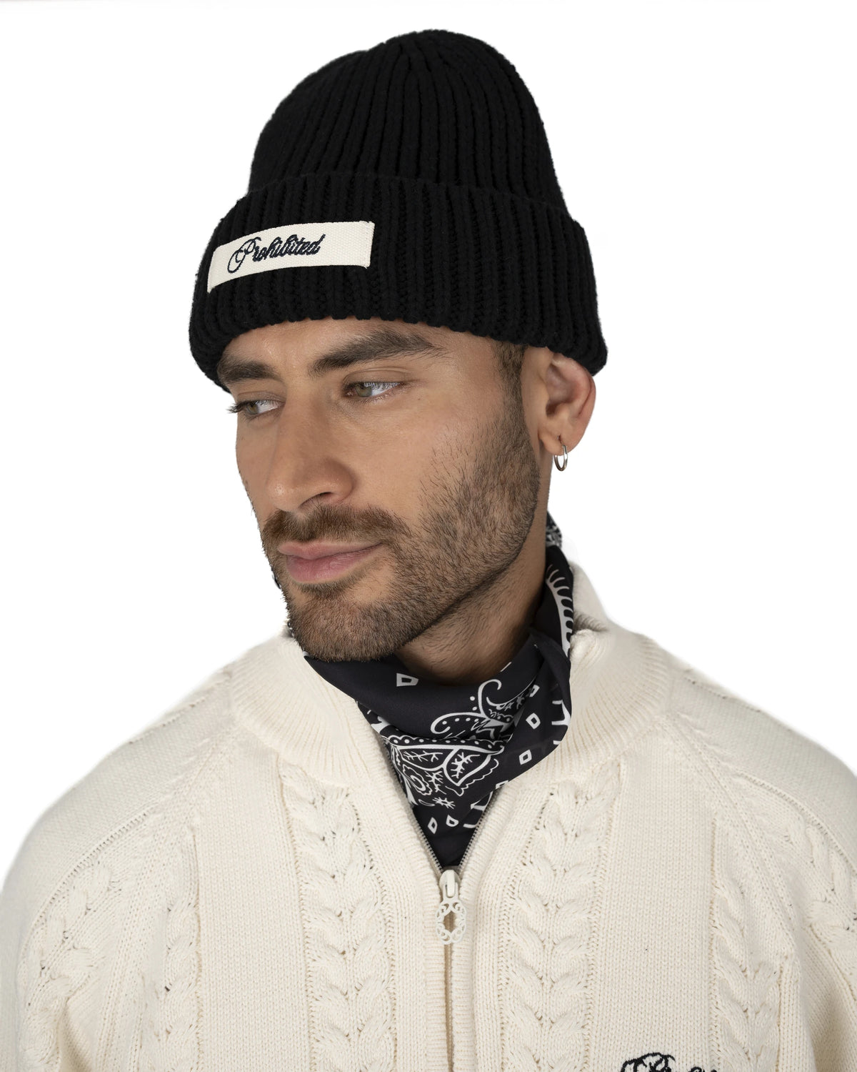 Prohibited Signature Scarf Black – gedragen door model
