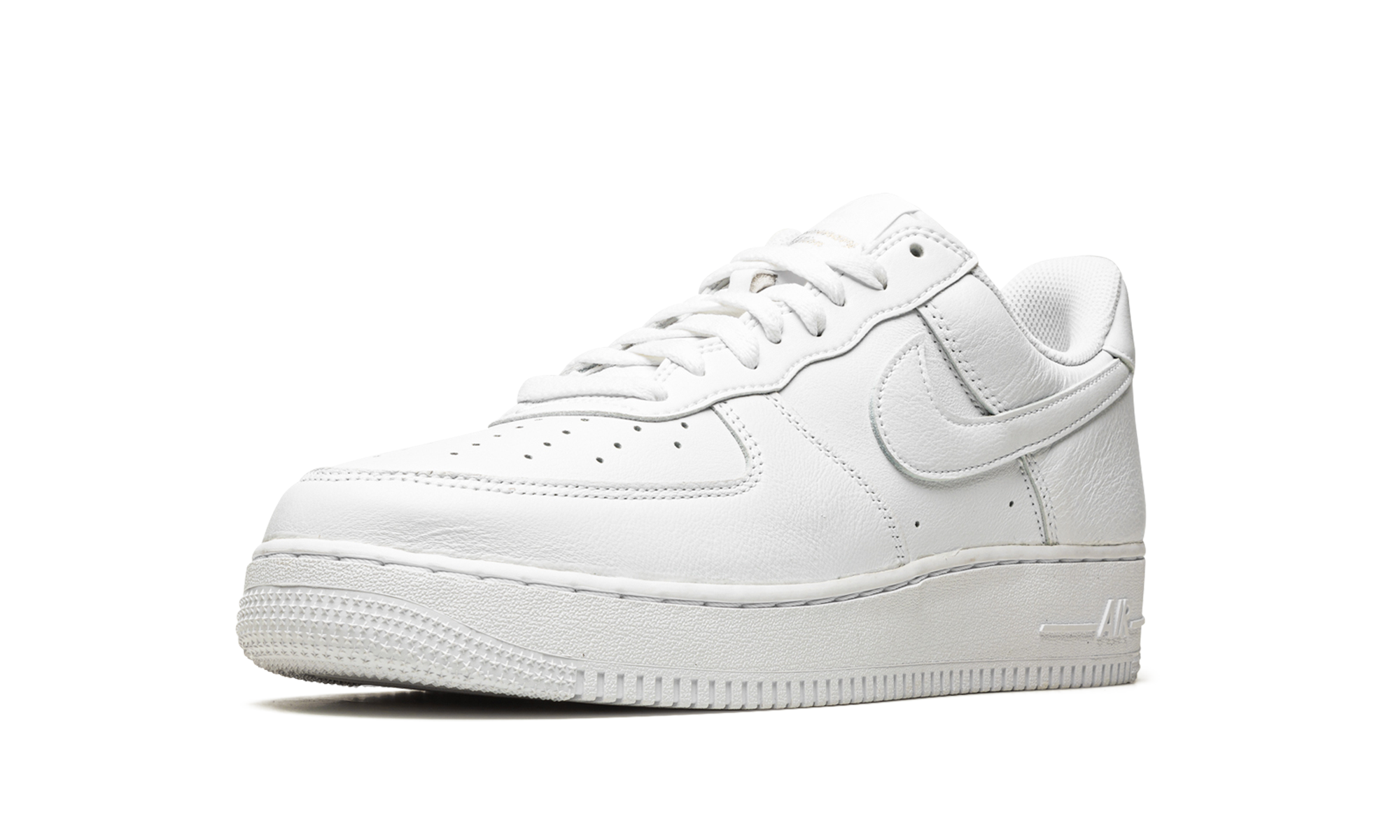 nike air force 1 07 low color of the month triple white+DJ3911-100+left diagnol single view