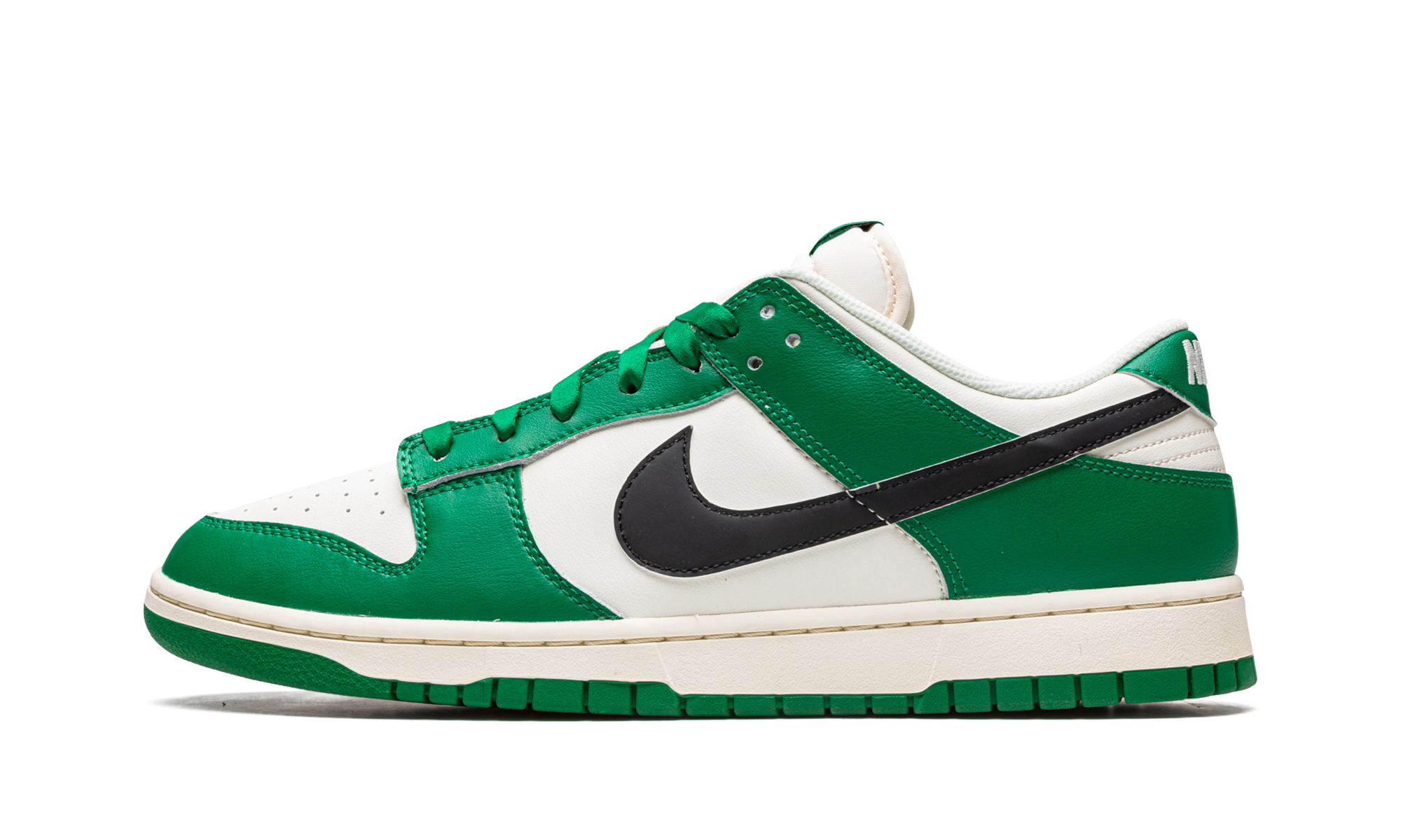 nike dunk low se lottery pack malachite green+DR9654-100+diagnol right view 1