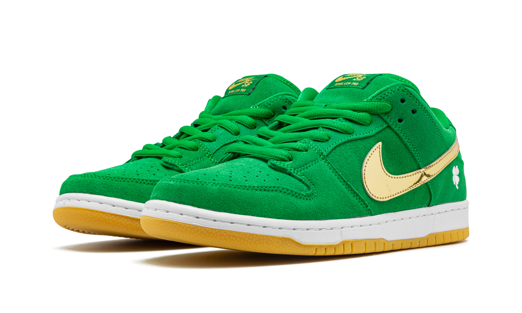 nike sb dunk low pro st patrick s day 2022+BQ6817-303+diagnol left view