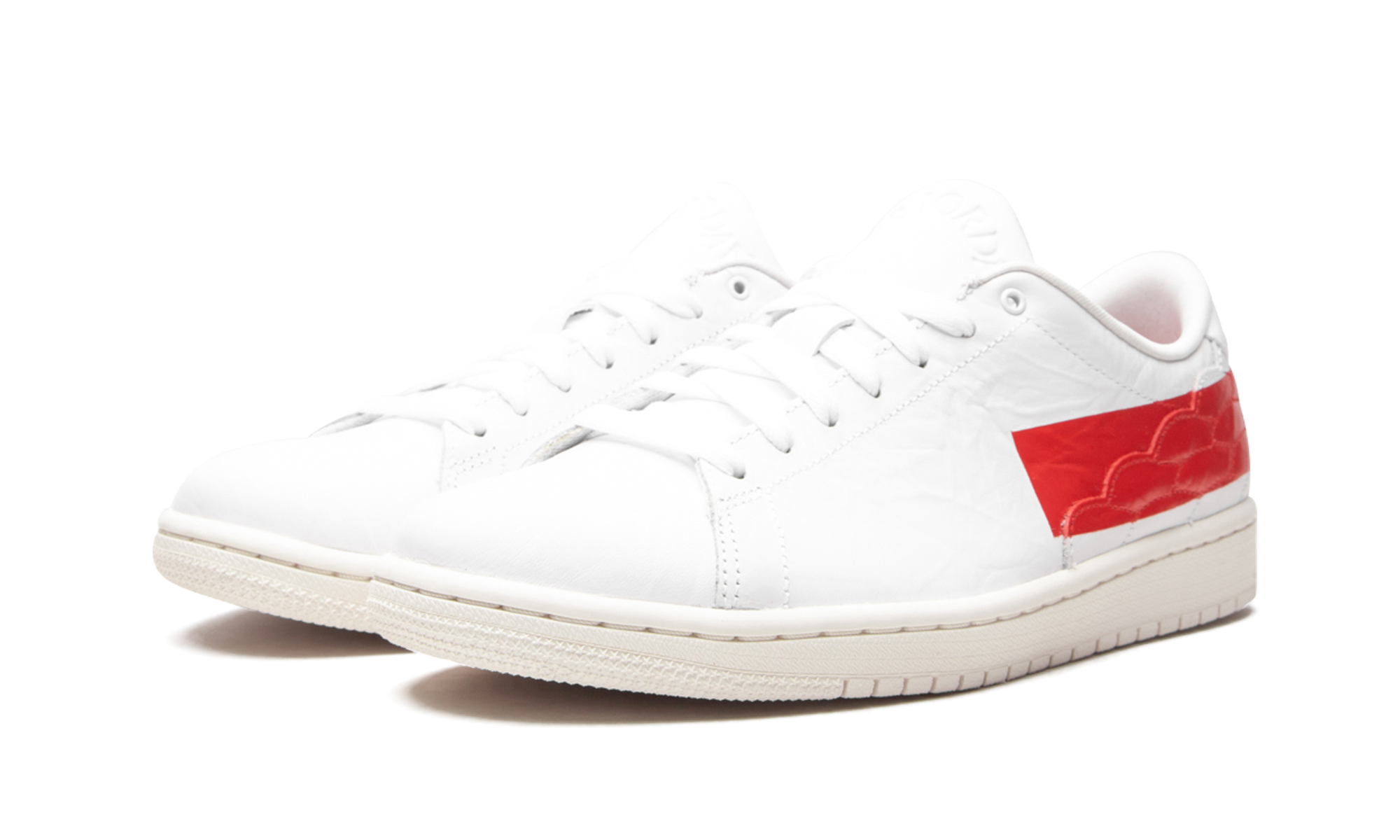 jordan 1 centre court white university red+DJ2756-101+diagnol left view