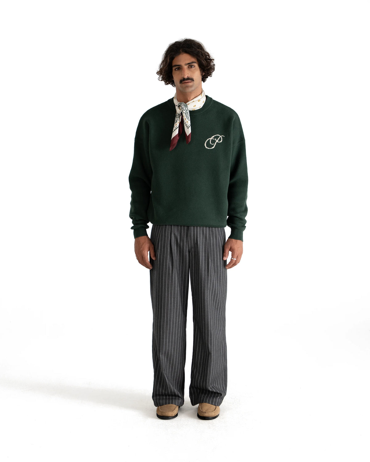 Prohibited Initial Knit Sweater Dark Green – gedragen door model