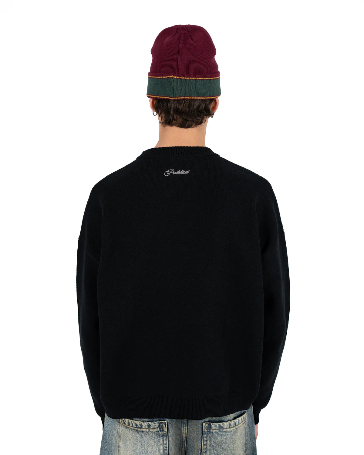 Prohibited Initial Knit Sweater Black – gedragen door model
