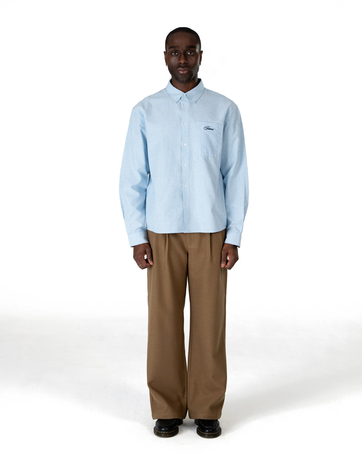 Prohibited The Oxford Button Down Shirt Blue – gedragen door model