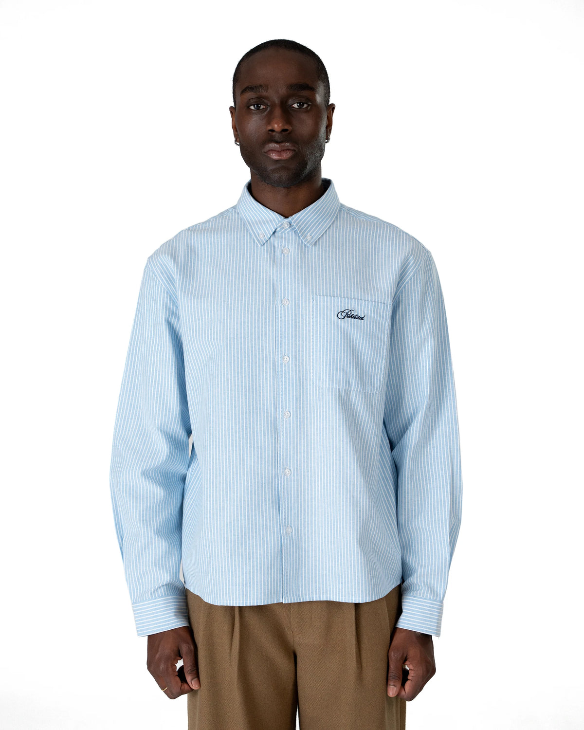 Prohibited The Oxford Button Down Shirt Blue – gedragen door model