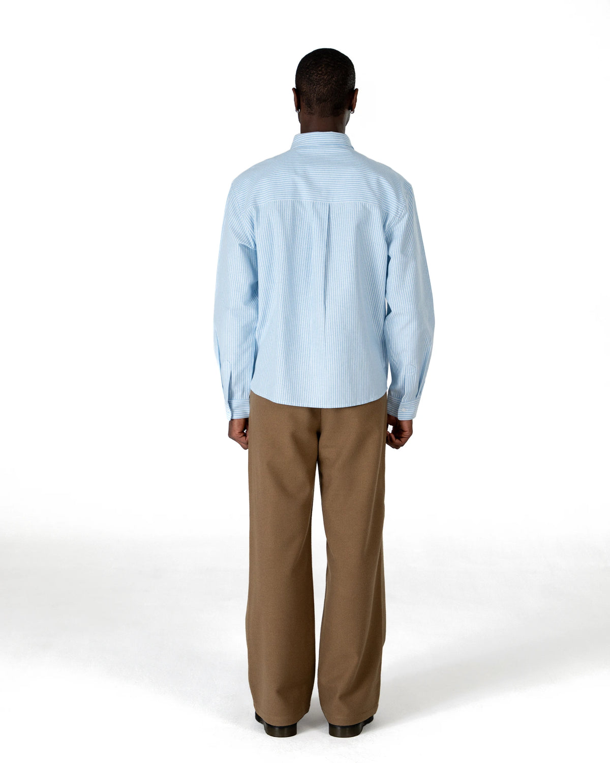 Prohibited The Oxford Button Down Shirt Blue – gedragen door model