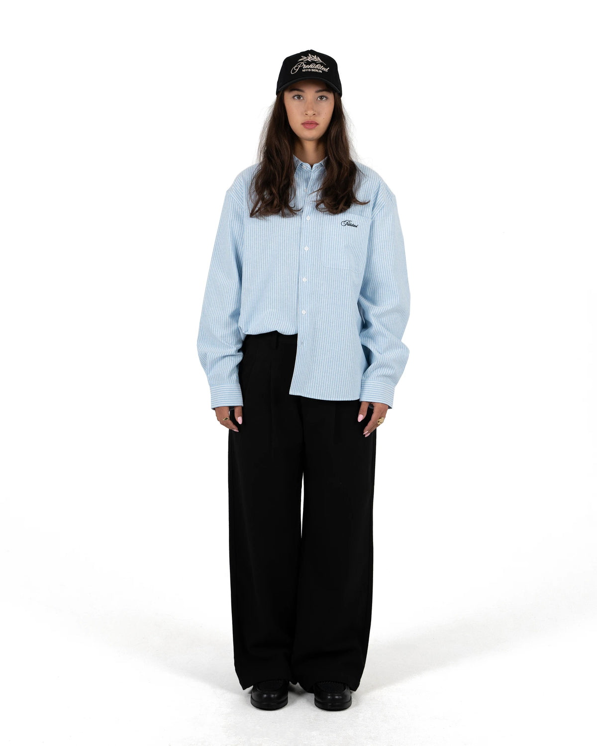 Prohibited The Oxford Button Down Shirt Blue – gedragen door model