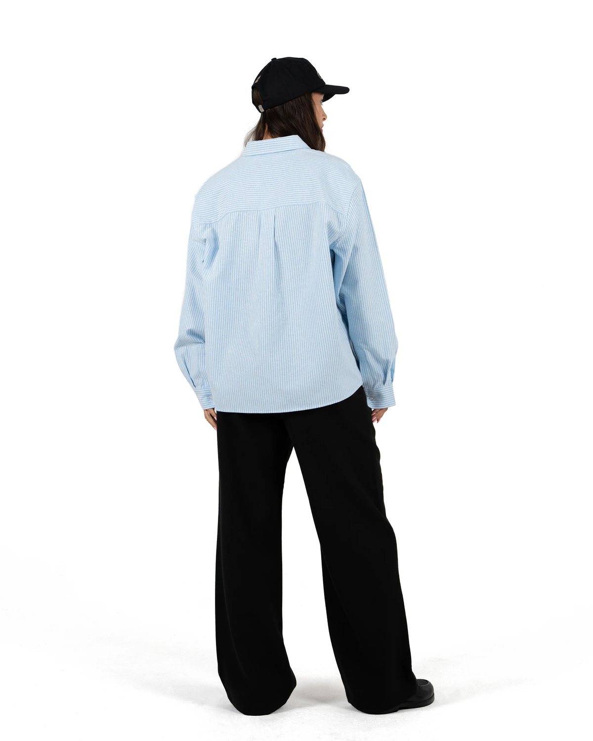 Prohibited The Oxford Button Down Shirt Blue – gedragen door model