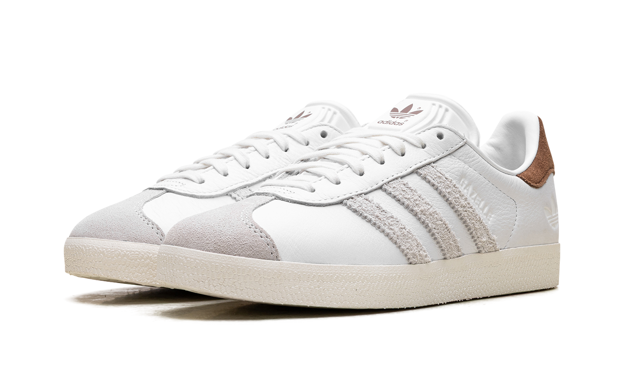 adidas gazelle shoe palace white brown+IF4600+diagnol left view