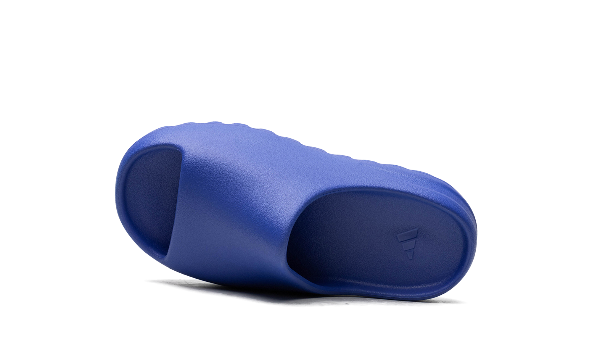 adidas yeezy slide azure kids+ID4135+diagnol right view 1