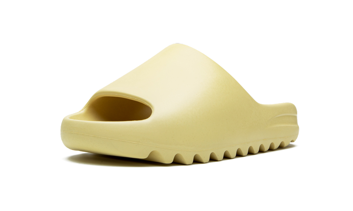 adidas yeezy slide desert sand+FW6344+left diagnol single view