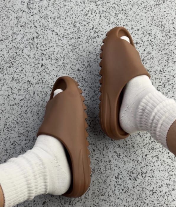 adidas Yeezy Slide Flax, Lifestyle View 1, SKU FZ5896