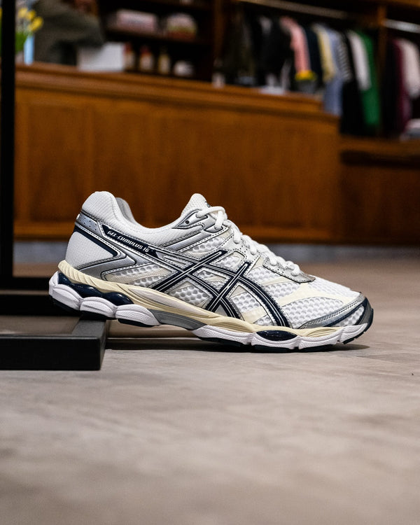 ASICS Gel-Cumulus 16 White Midnight, Lifestyle View 4, SKU 1203A733-103