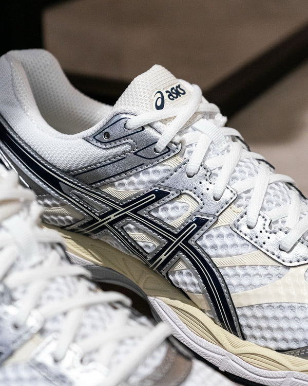 ASICS Gel-Cumulus 16 White Midnight, Lifestyle View 5, SKU 1203A733-103
