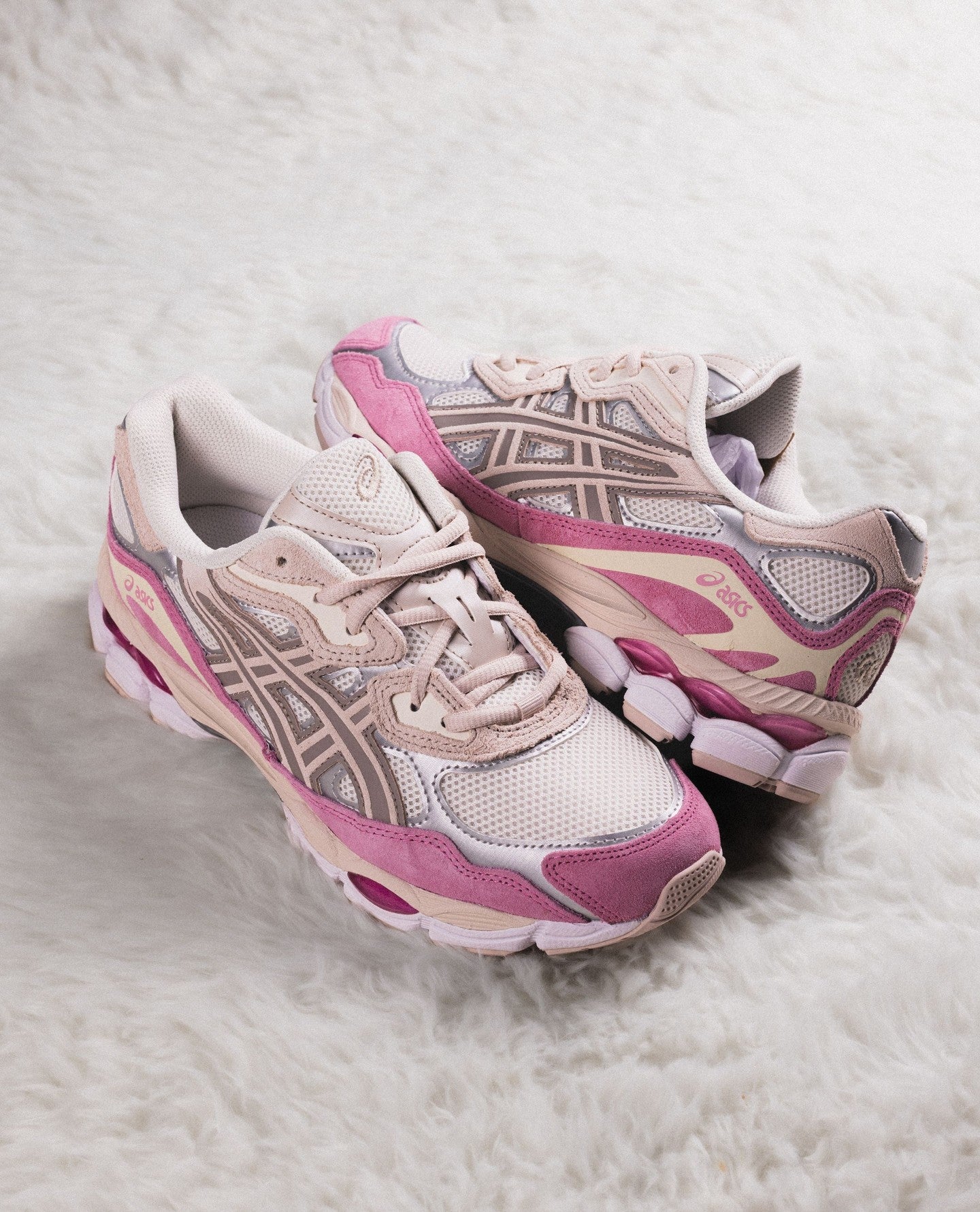 ASICS Gel-NYC Cream Mineral Beige Pink, Lifestyle View 6, SKU 1203A383-104