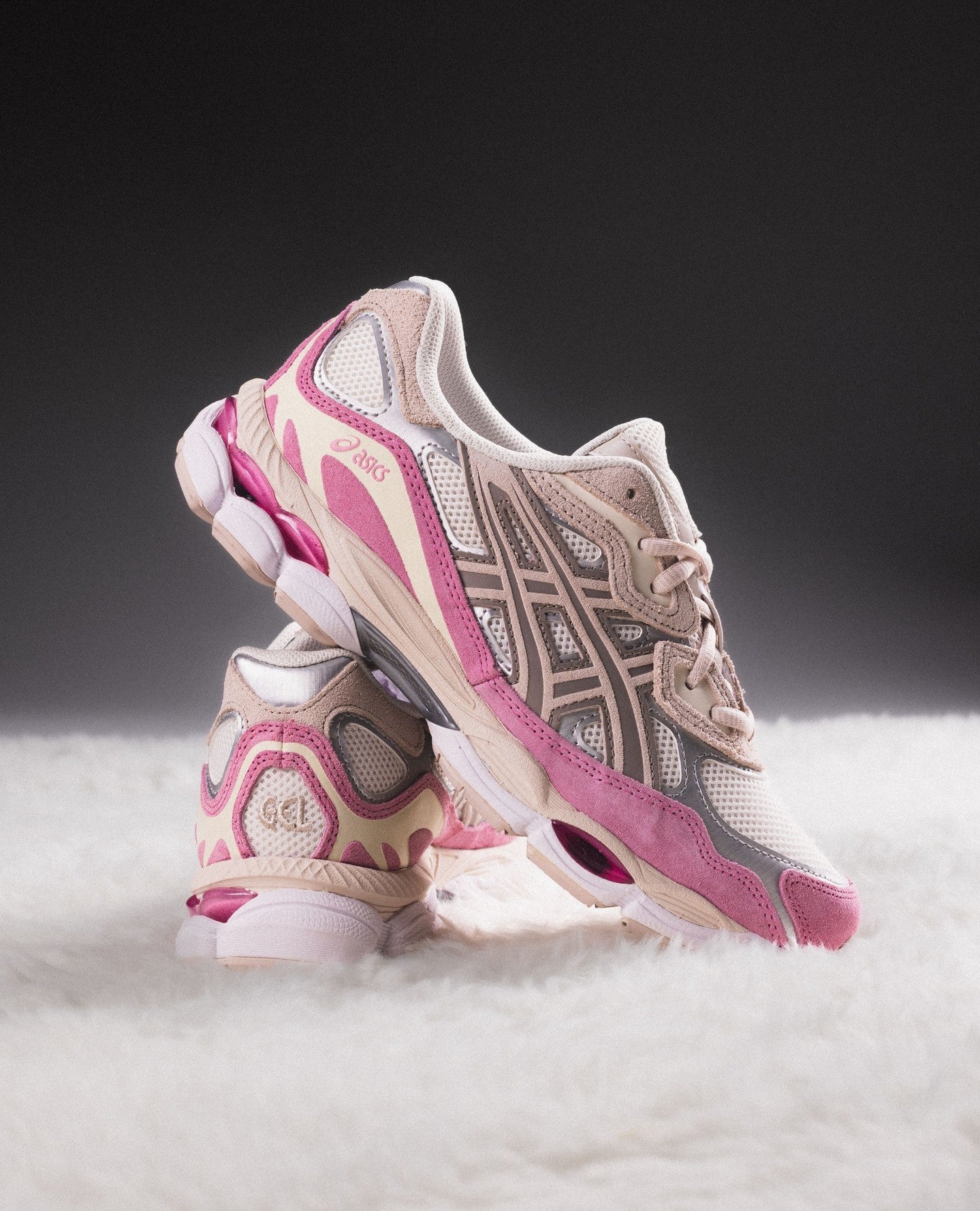 ASICS Gel-NYC Cream Mineral Beige Pink, Lifestyle View 4, SKU 1203A383-104