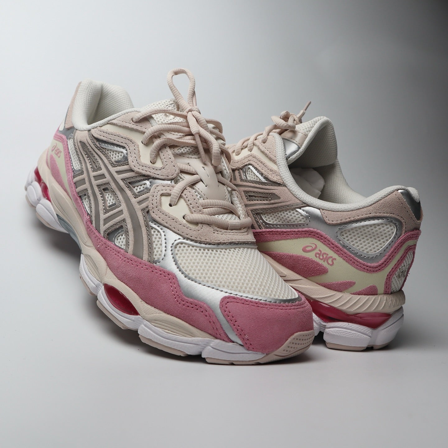 ASICS Gel-NYC Cream Mineral Beige Pink, Lifestyle View 3, SKU 1203A383-104