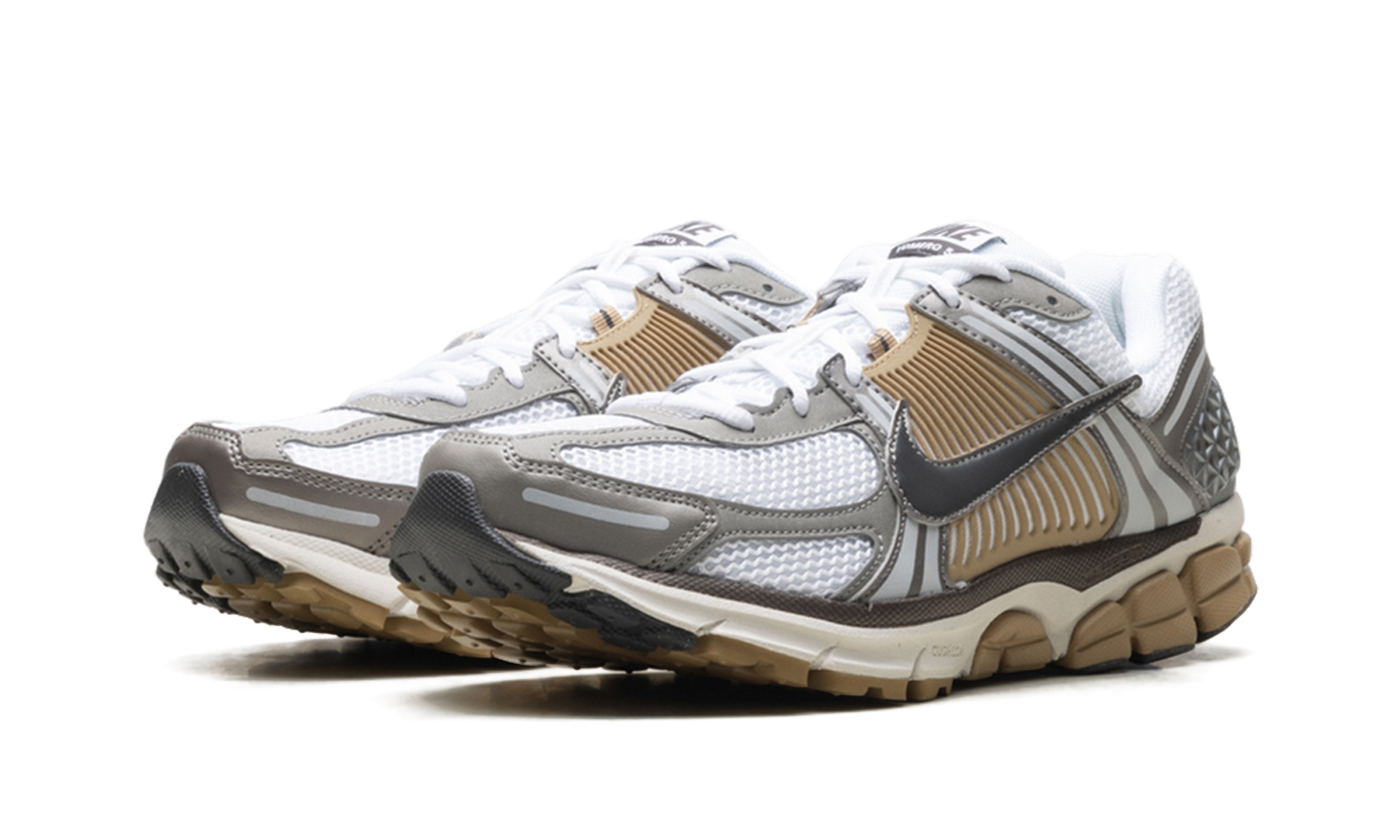 nike zoom vomero 5 metallic pewter+FJ4151-006+diagnol left view