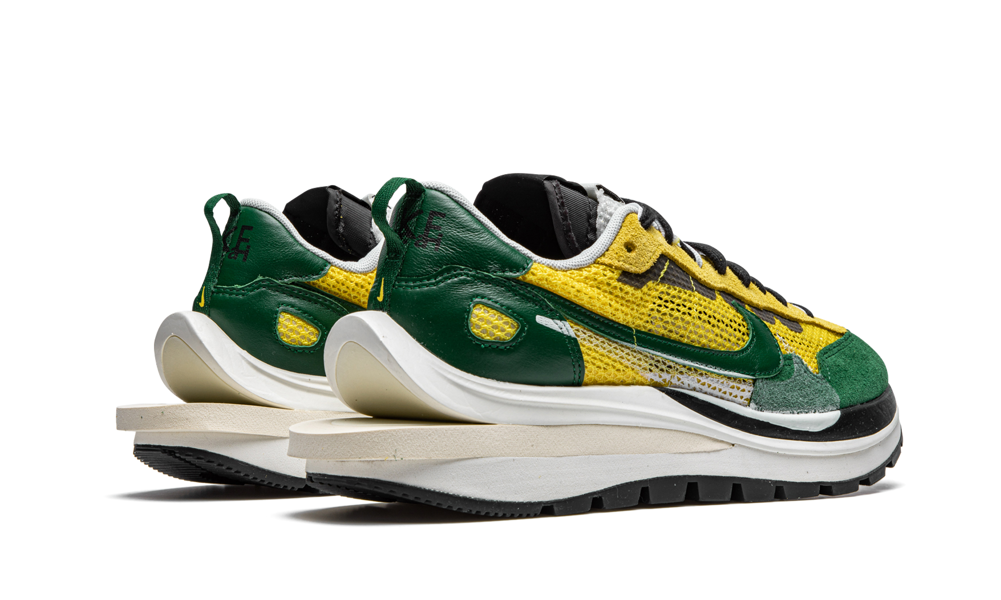 nike vaporwaffle sacai tour yellow stadium green+CV1363-700+diagnol right behind view