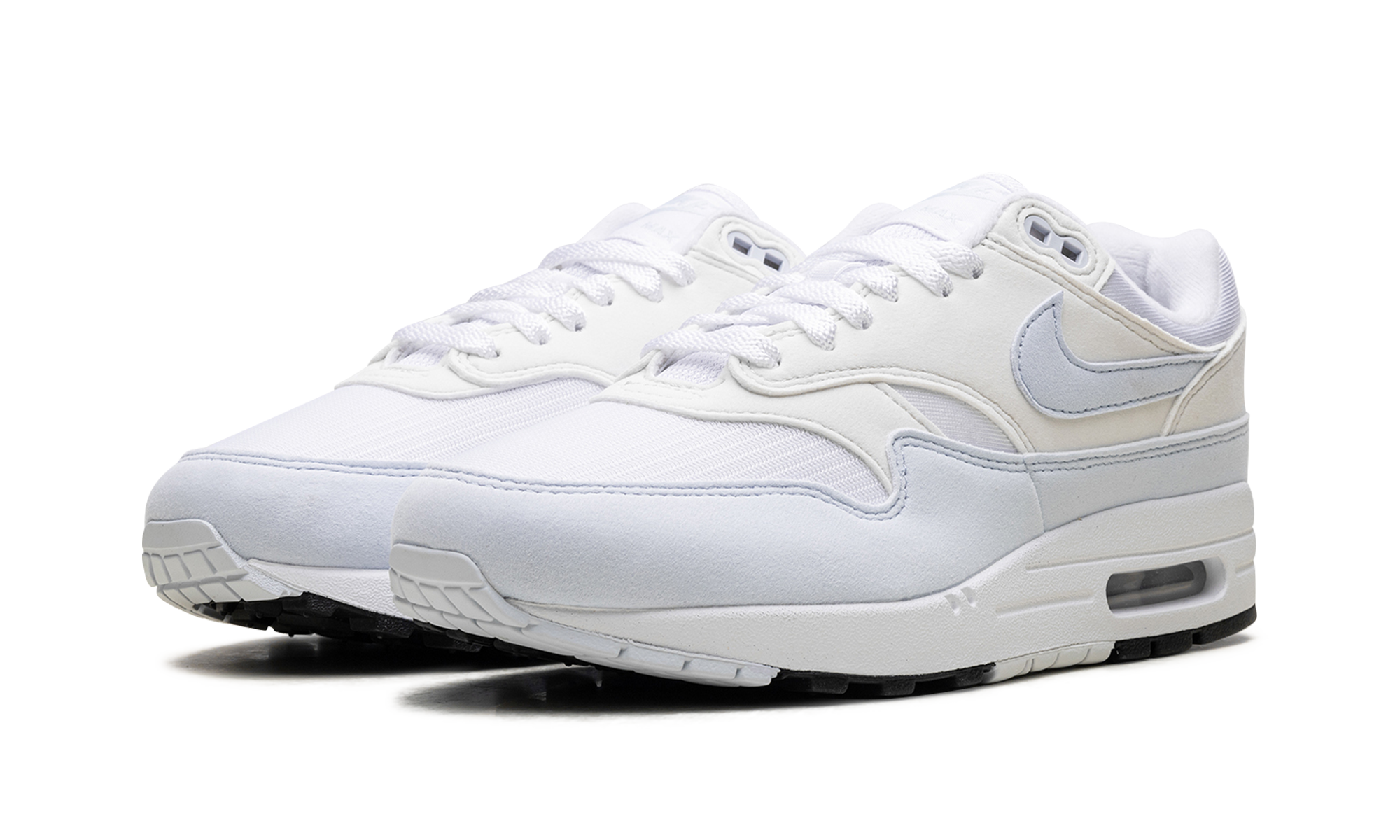 nike air max 1 football grey women s+DZ2628-105+diagnol left view