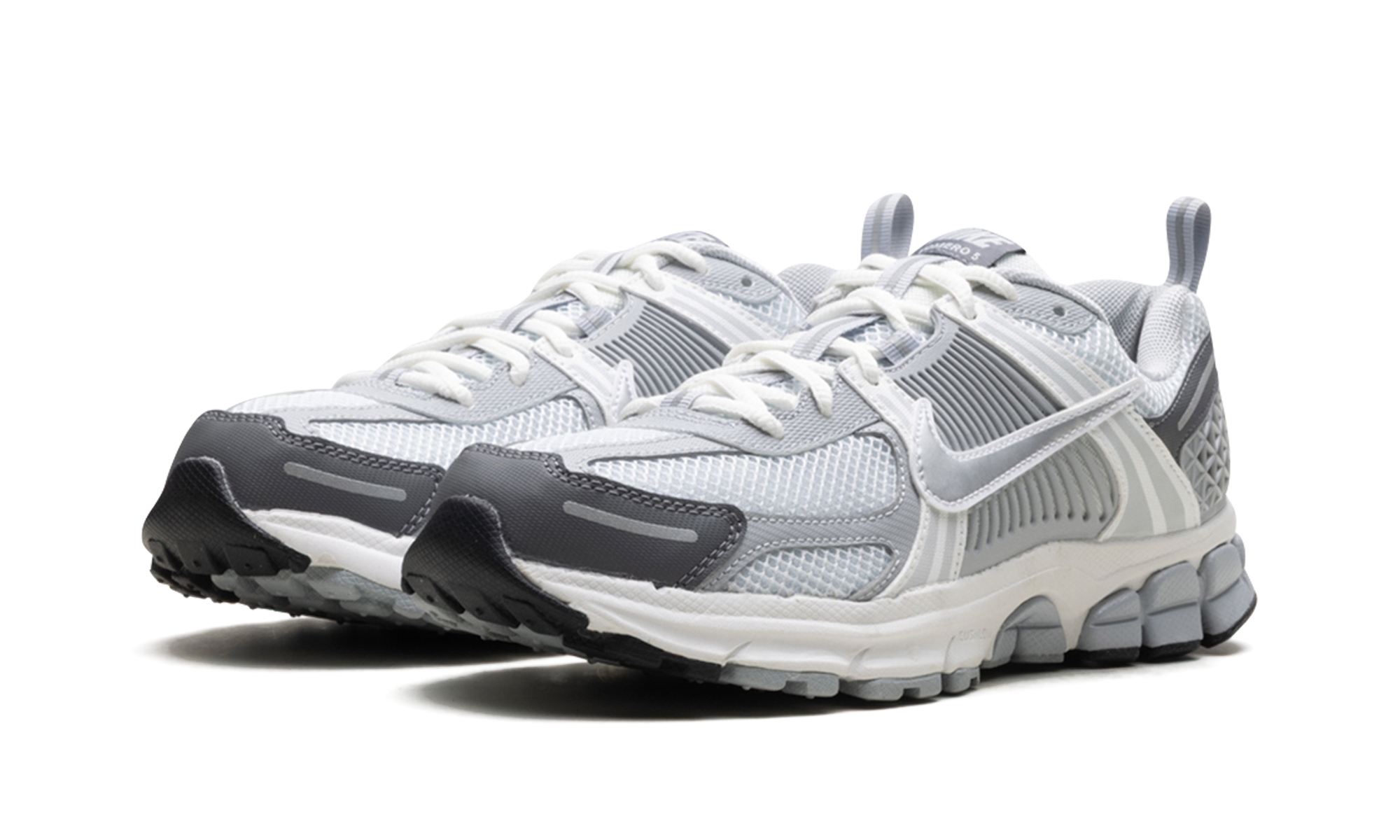 nike zoom vomero 5 pure platinum metallic silver gs+HF6998-002+diagnol left view