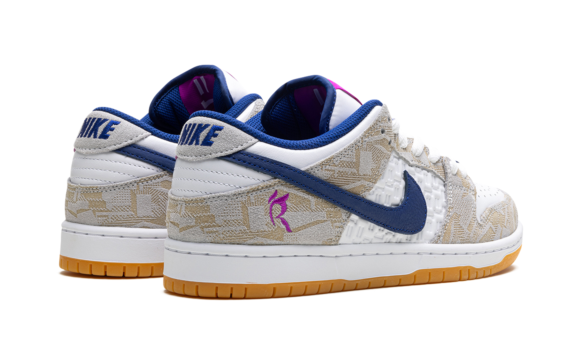 nike sb dunk low rayssa leal+FZ5251-001+diagnol right behind view