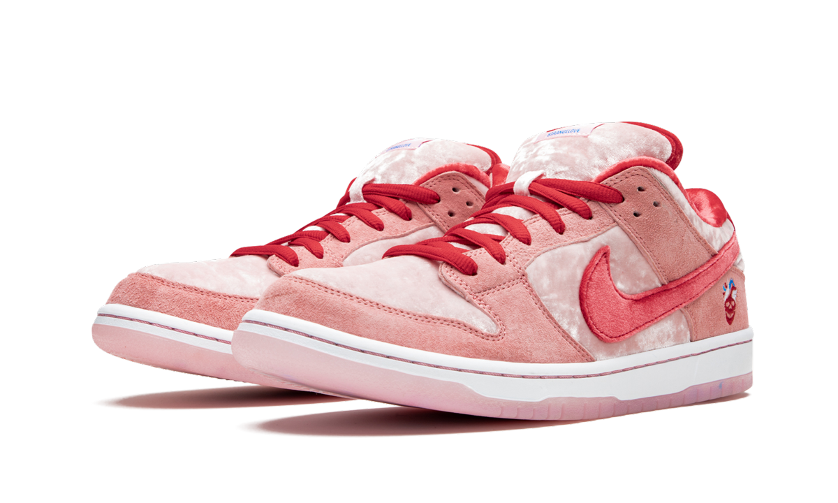 nike sb dunk low strangelove skateboards+CT2552-800+diagnol left view