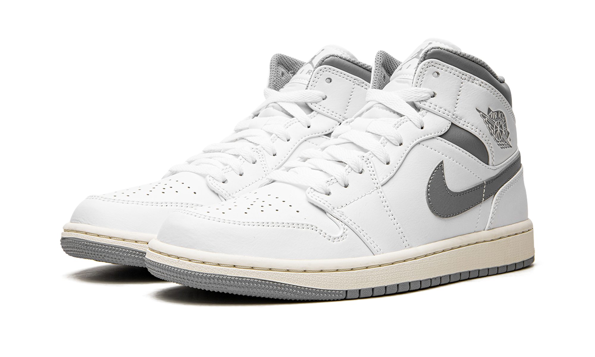air jordan 1 mid neutral grey+554724-135+diagnol left view