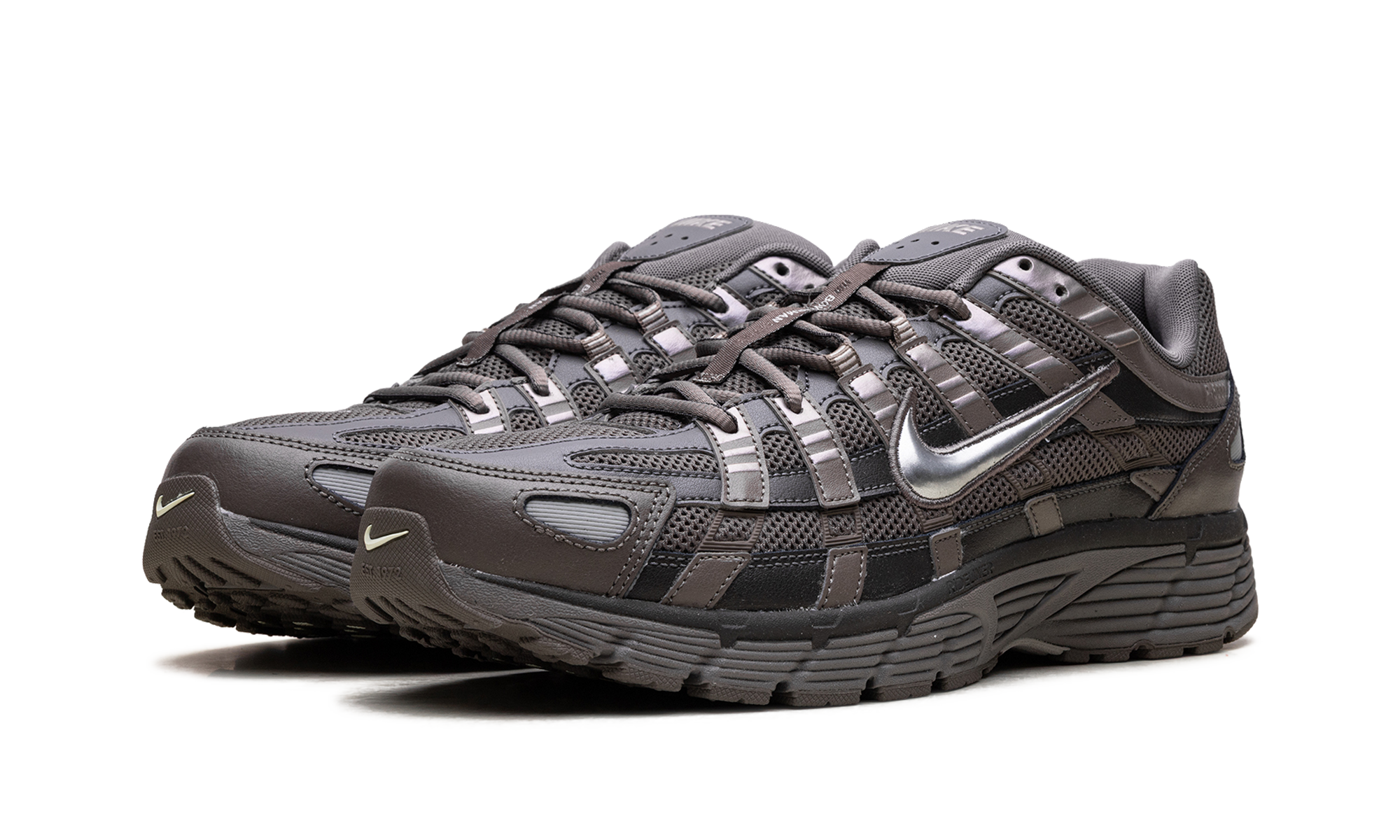 nike p 6000 cave stone medium ash flat pewter metallic silver+CD6404-202+diagnol left view