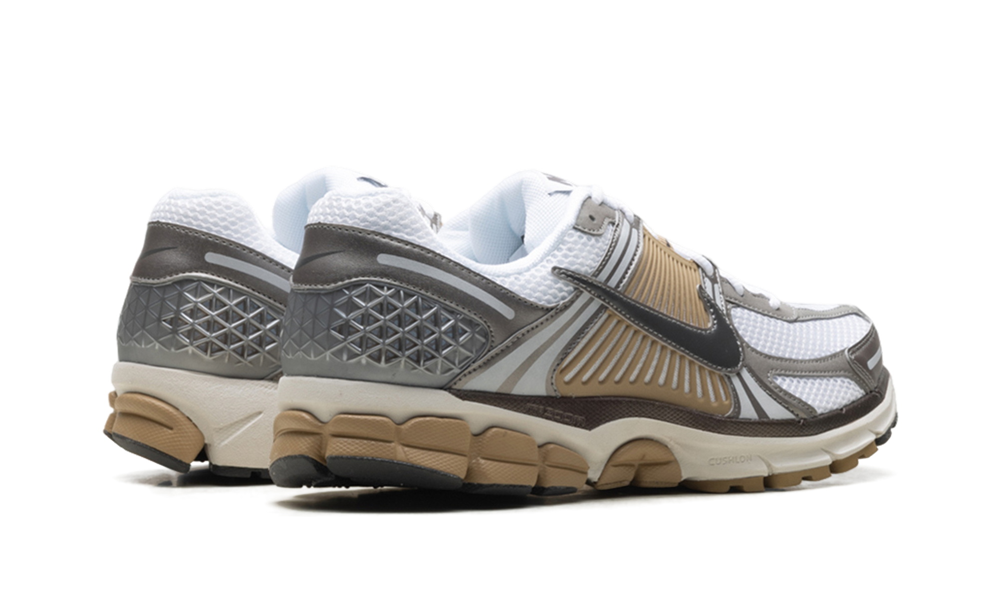 nike zoom vomero 5 metallic pewter+FJ4151-006+diagnol right behind view