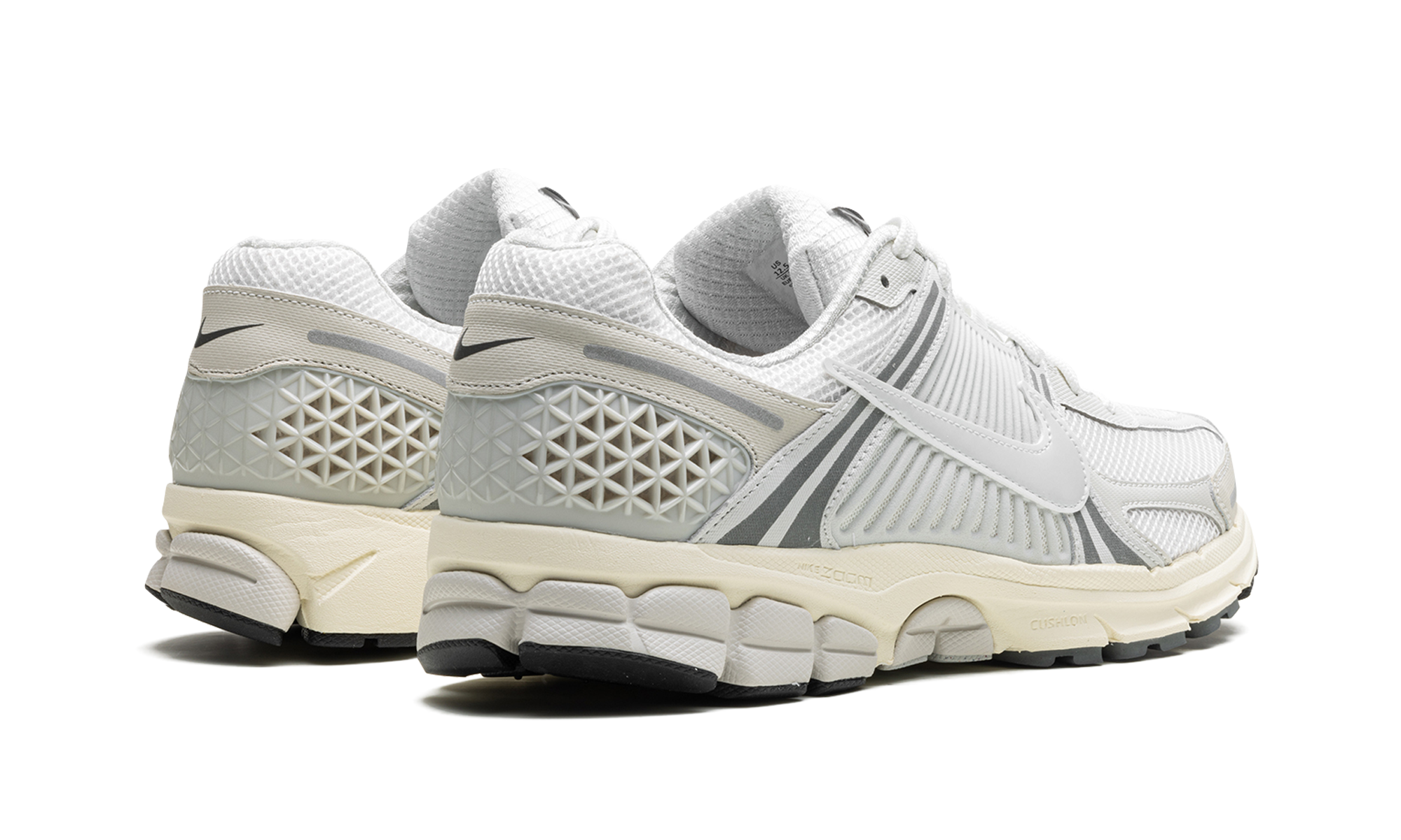 nike zoom vomero 5 platinum tint+HF0731-007+diagnol right behind view