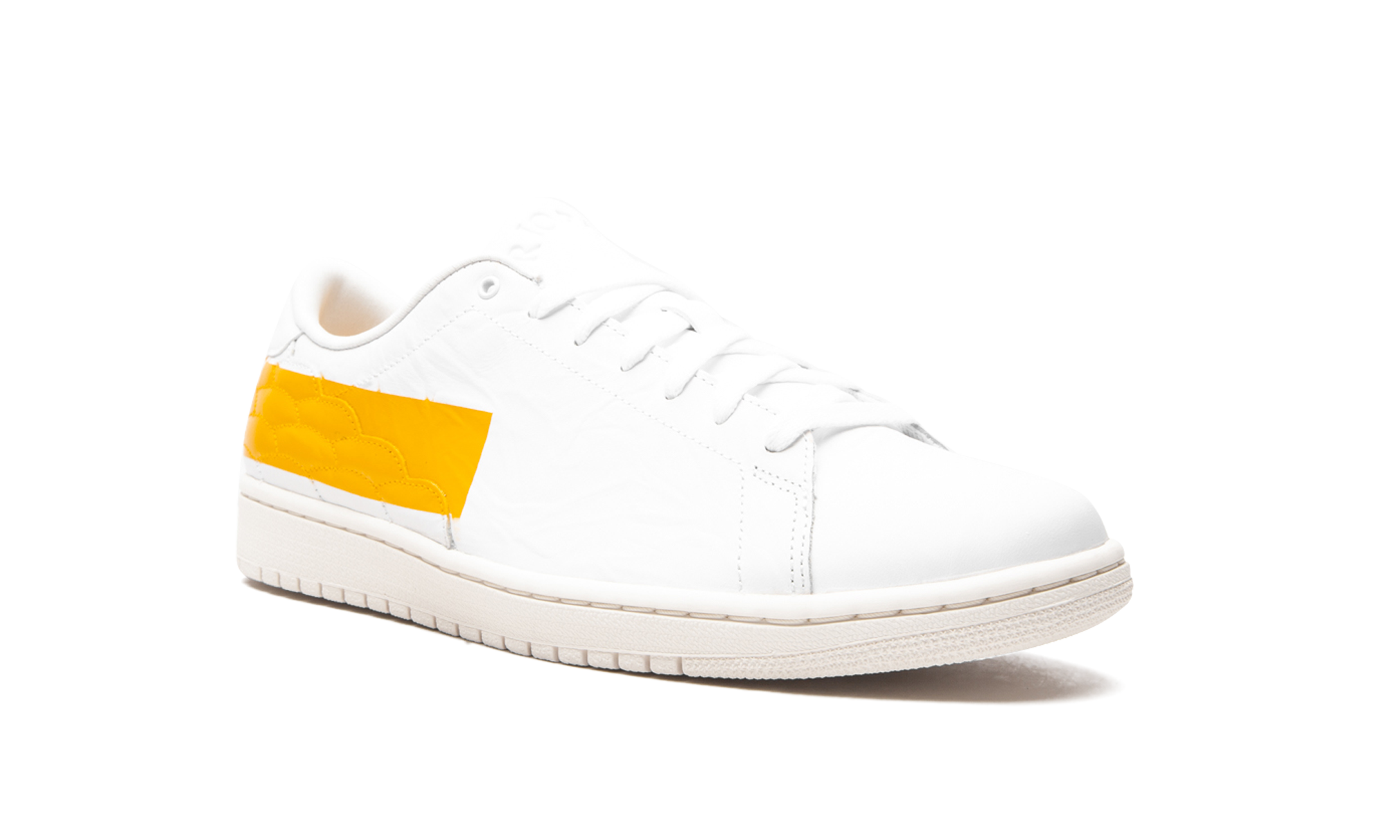 jordan 1 centre court white university gold+DJ2756-102+diagnol right view