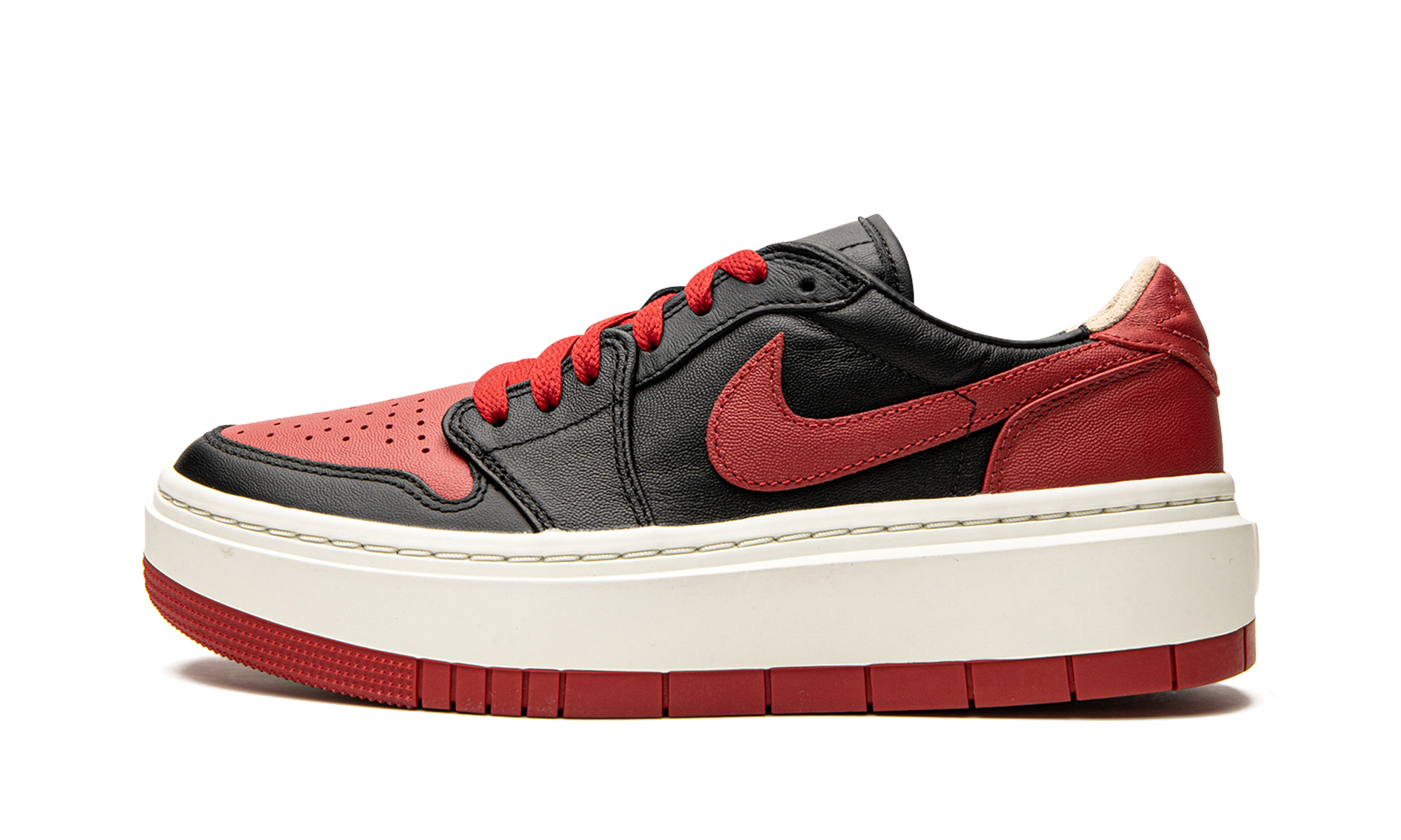 jordan 1 elevate low se bred women s+DQ1823-006+diagnol right view 1