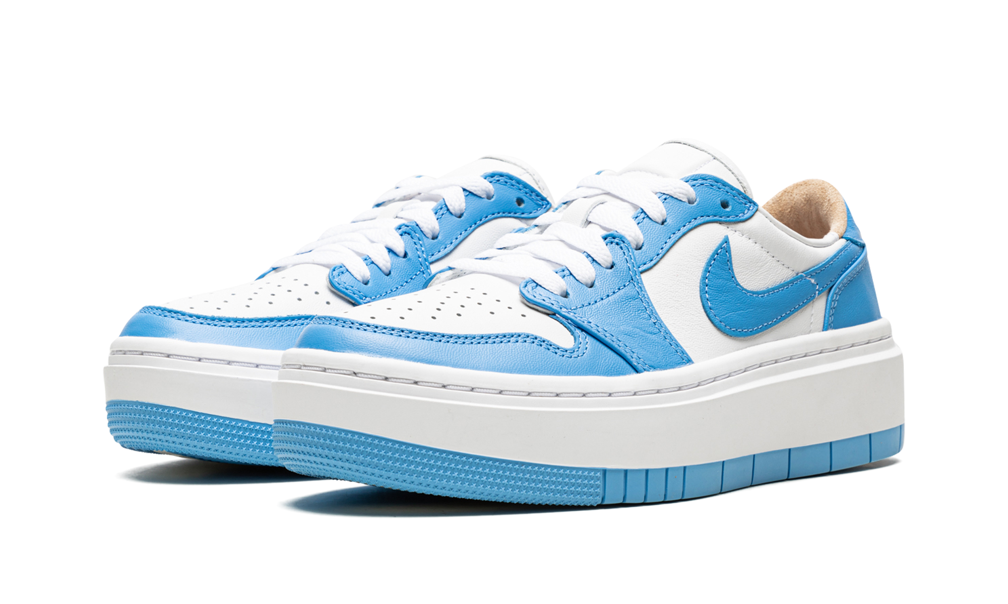 jordan 1 elevate low se university blue women s+DQ3698-141+diagnol left view