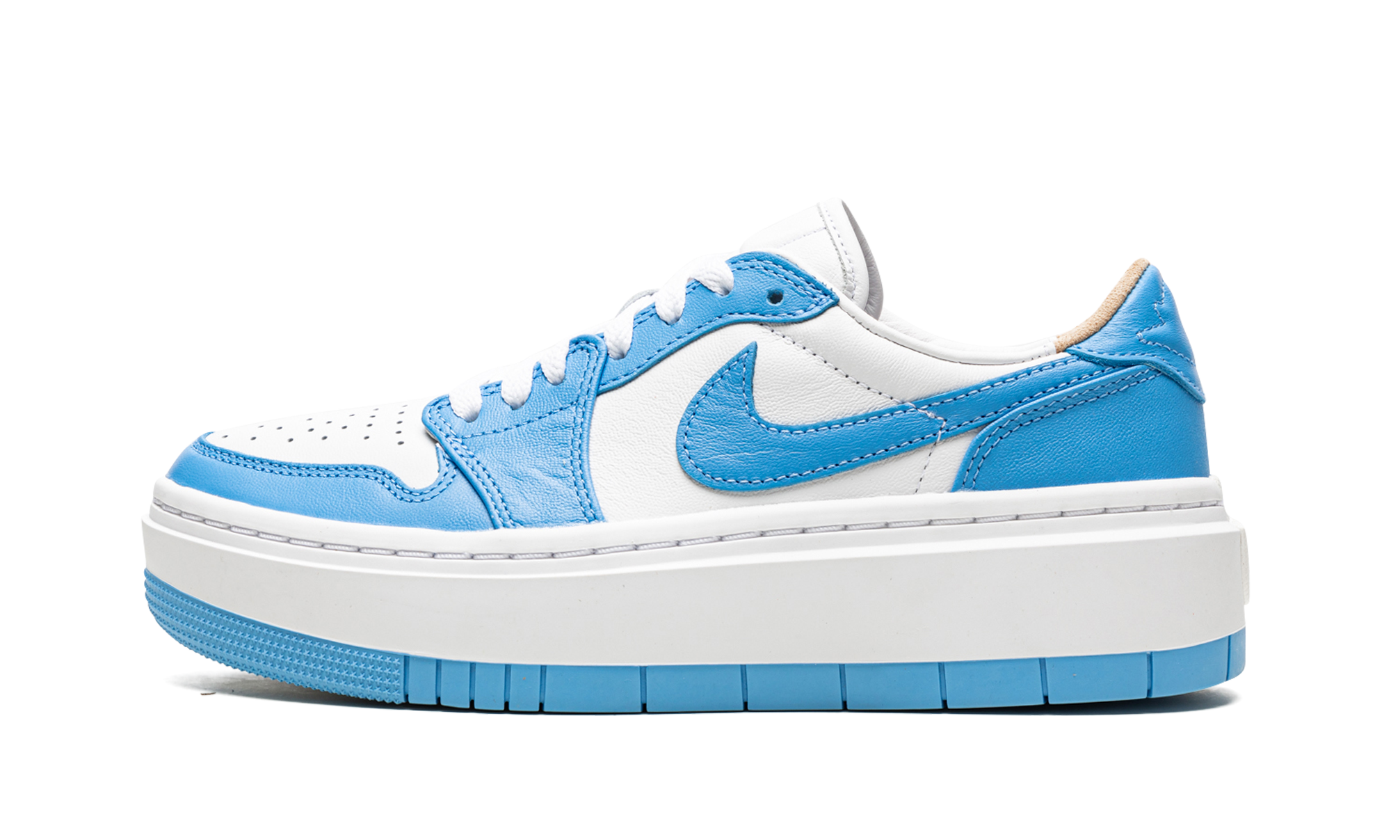 jordan 1 elevate low se university blue women s+DQ3698-141+diagnol right view 1