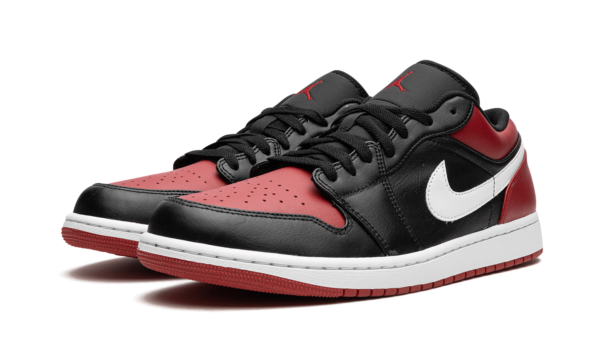 jordan 1 low alternate bred toe+553558-066+diagnol left view