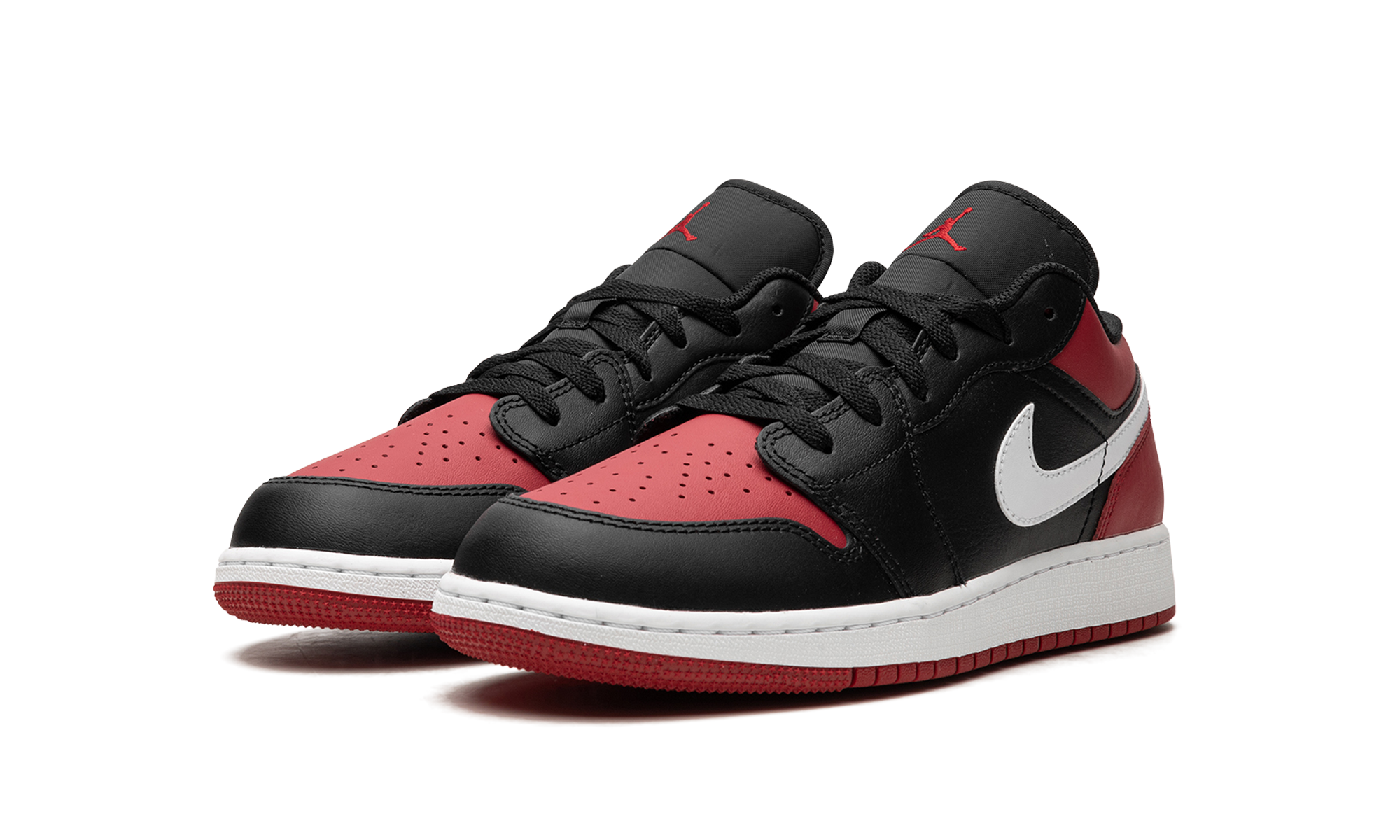 jordan 1 low alternate bred toe gs+553560-066+diagnol left view