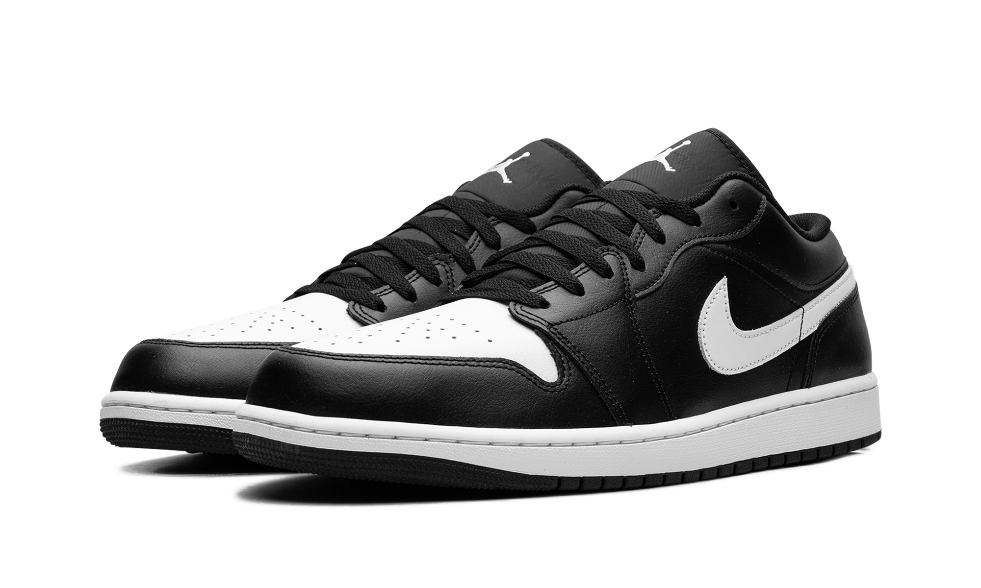 jordan 1 low black summit white+553558-043+diagnol left view