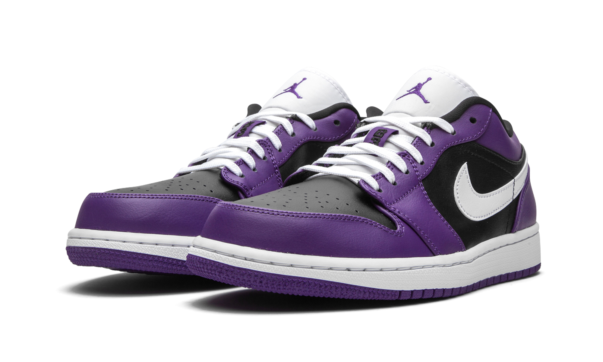 jordan 1 low court purple black+553558-501+diagnol left view