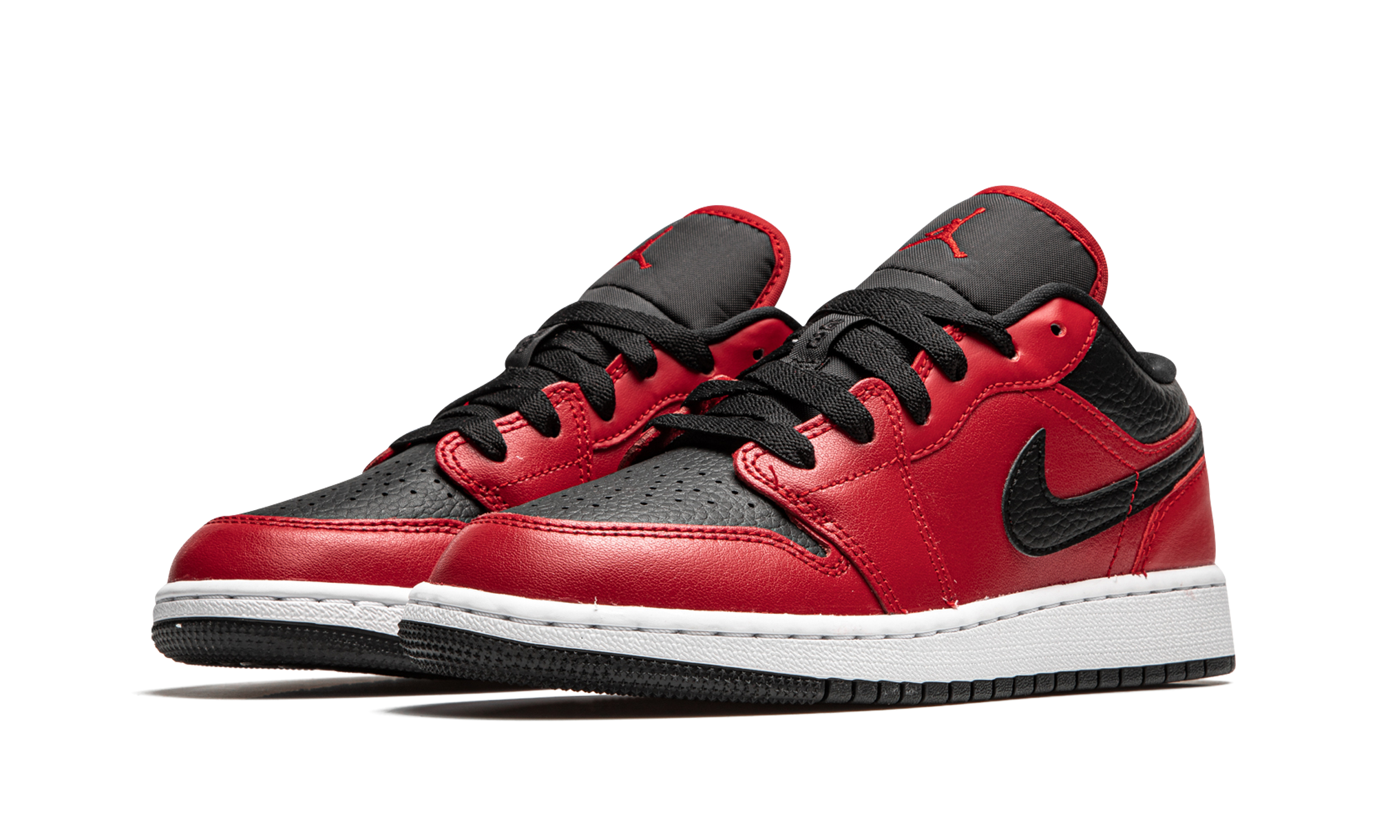 jordan 1 low gym red black pebbled gs+553560-605+diagnol left view
