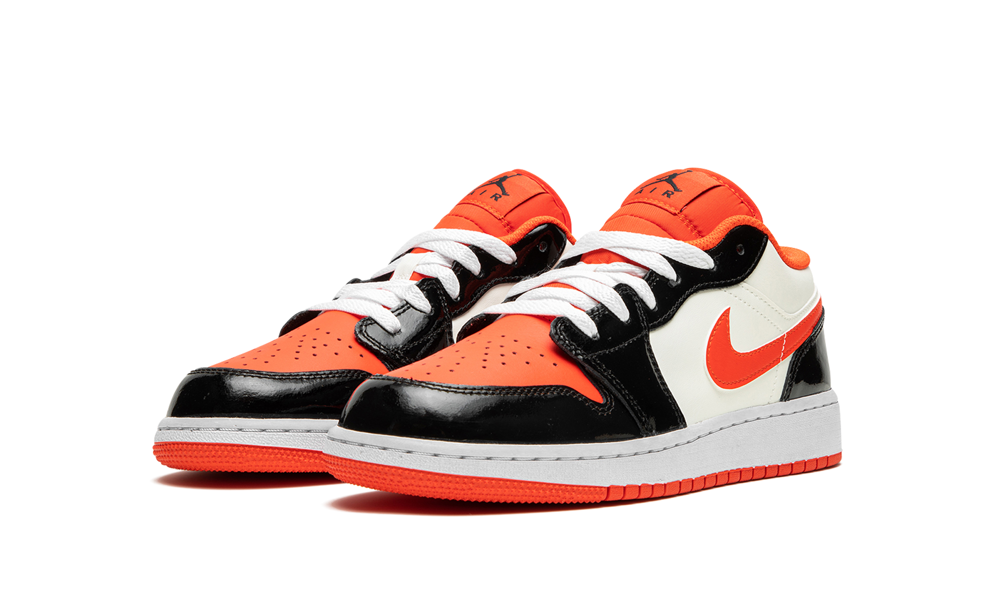 jordan 1 low halloween 2023 gs+DV1335-800+diagnol left view