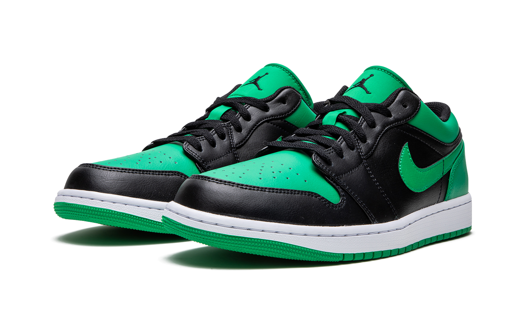 jordan 1 low lucky green+553558-065+diagnol left view